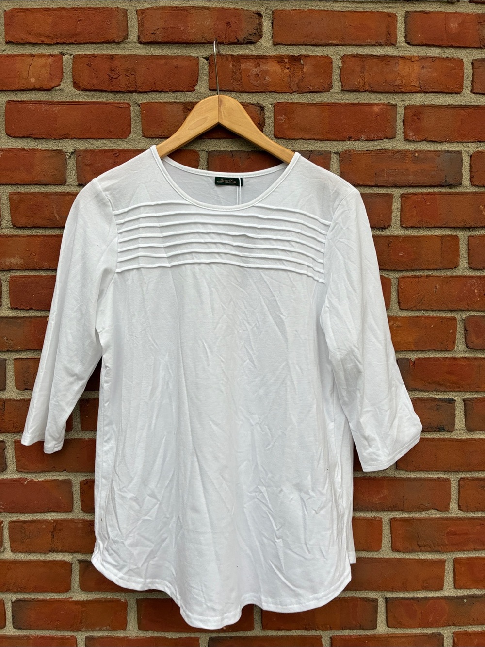 Women’s White Pintuck Front 3/4 Sleeve Top